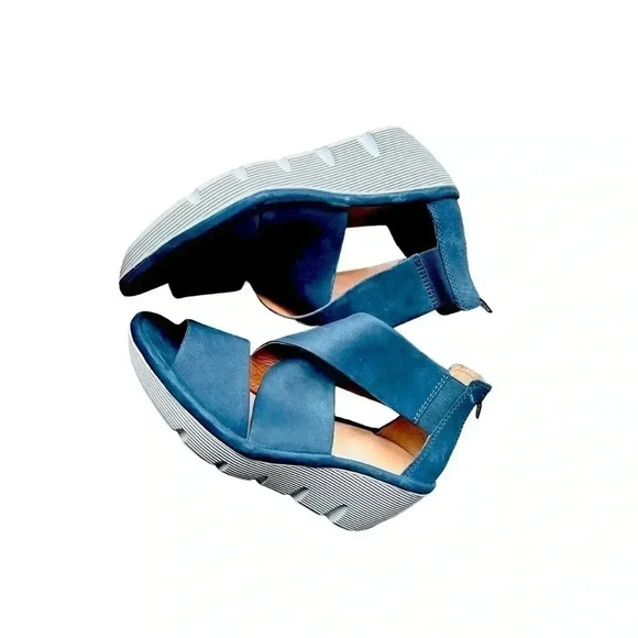 CLARKS WOMEN’S BLACK CROSS STRAP WEDGES•SIZE 8 1/2•NUBUCK LEATHER• - Picture 4 of 10